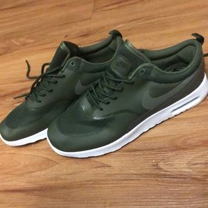 Nike Air Max Thea-olive green